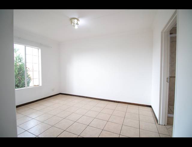 2 BEDROOM APARTMENT FOR SALE IN NOORDWYK